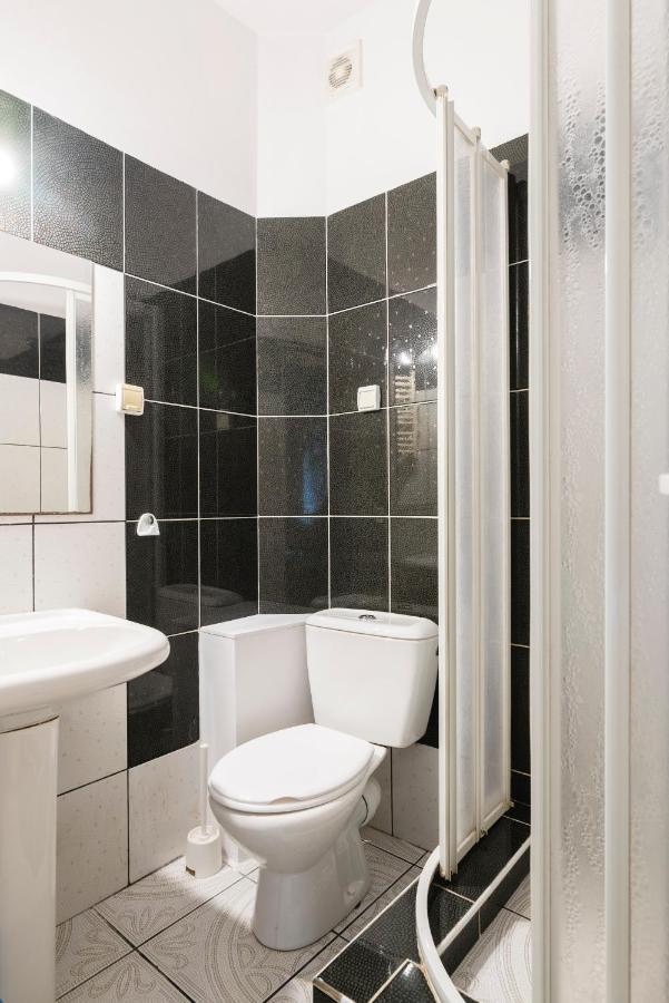 Gosciniec Exclusive Apartman Varsó Kültér fotó